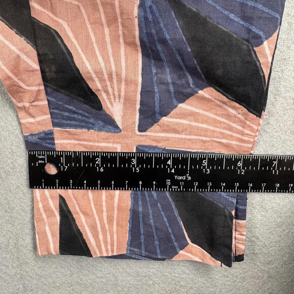 Abstract Patterned Women's Cropped Pants - Picture 6 of 9